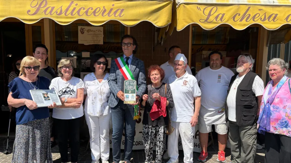 Il riconoscimento insieme al sindaco Ugolini