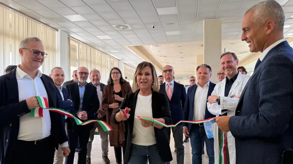 il taglio del nastro