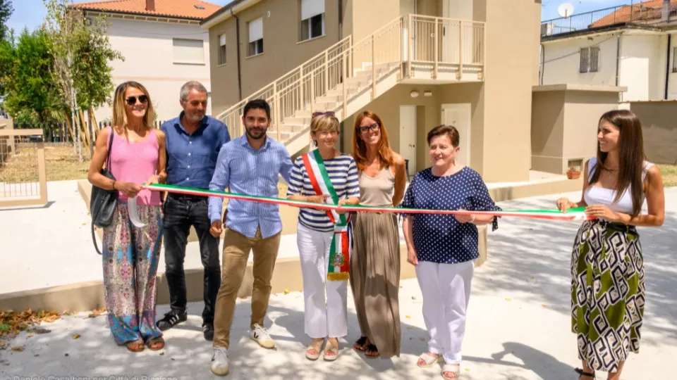 Il taglio del nastro stabile