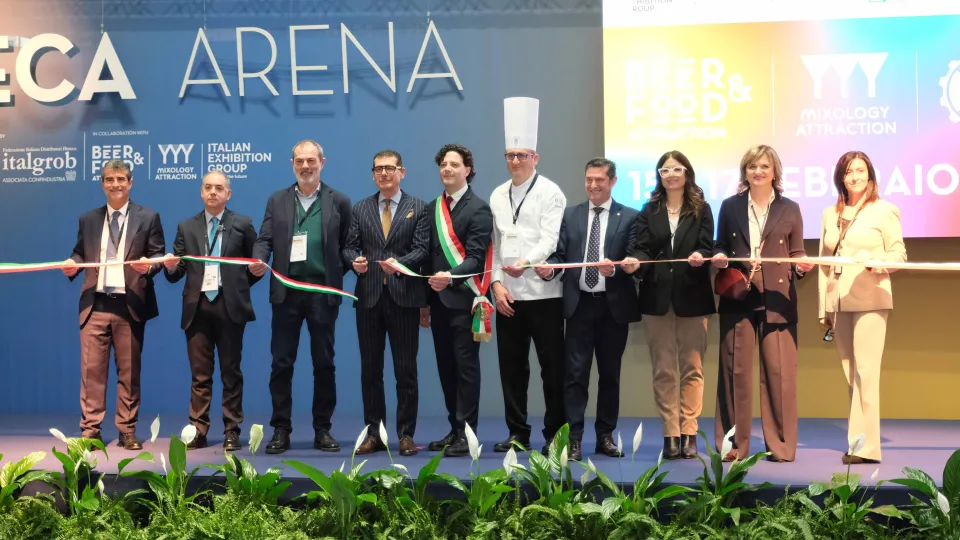 il taglio del nastro