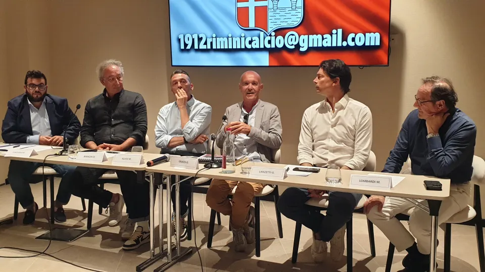 Il tavolo dei relatori