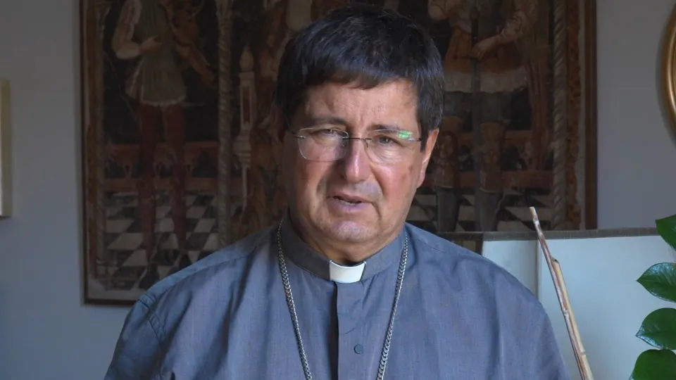 il vescovo Anselmi
