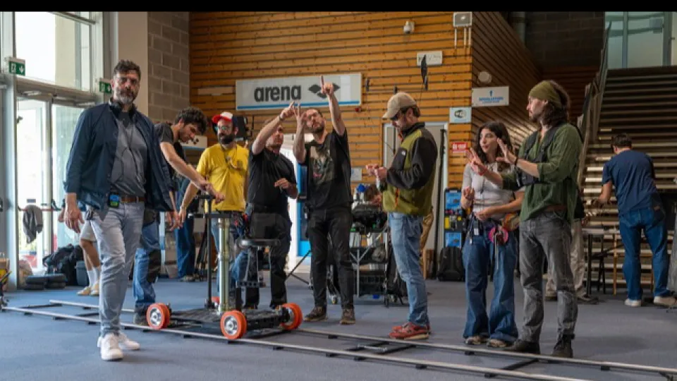 Kristian Gianfreda e la troupe in azione allo Stadio del Nuoto