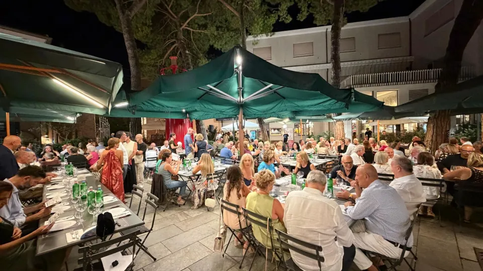 la cena benefica per Arop