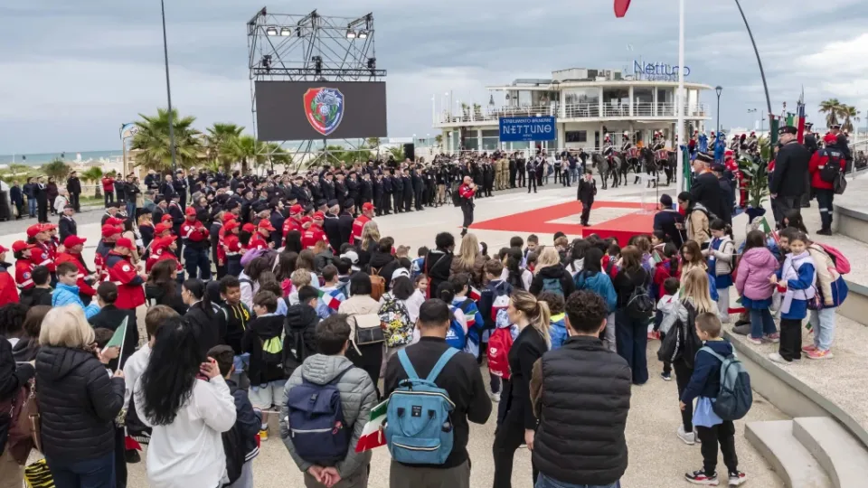 La cerimonia di apertura in piazzale Kennedy