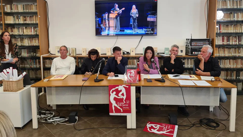 la conferenza stampa