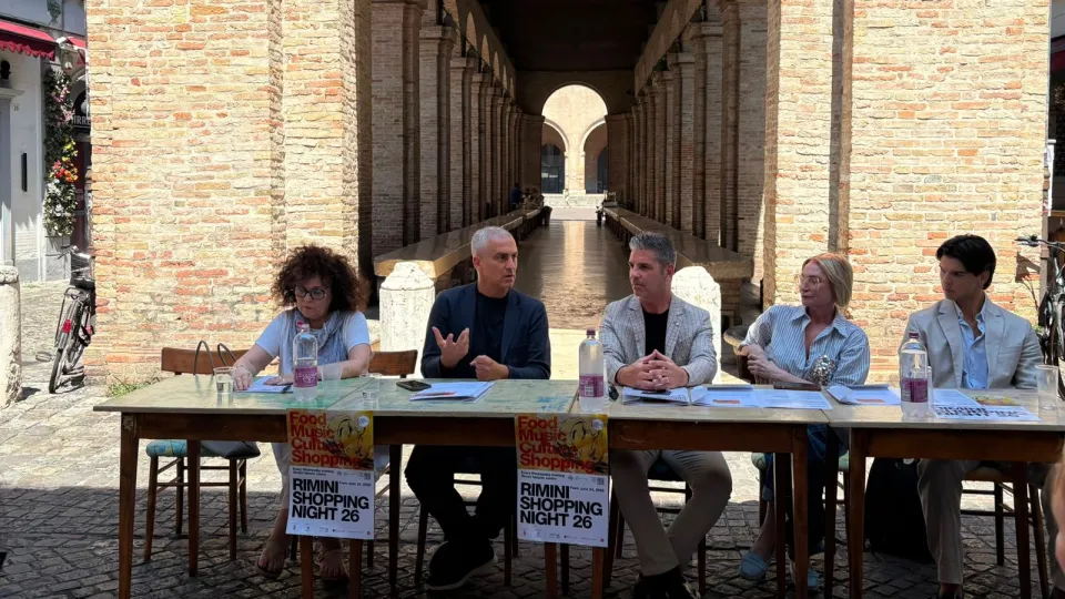 la conferenza stampa di presentazione