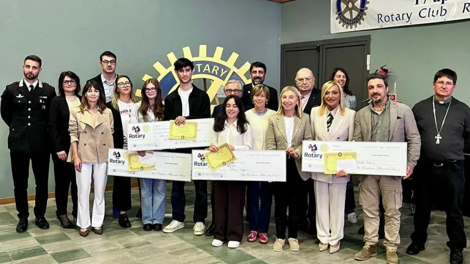 La consegna delle borse di studio