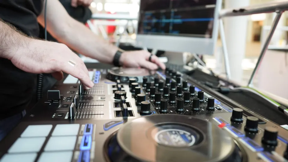 la consolle di un dj