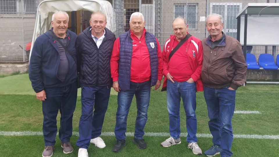 La dirigenza del Tropical Coriano allo stadio di Crema (il presidente Tiziano Marzi è il secondo da sinistra)