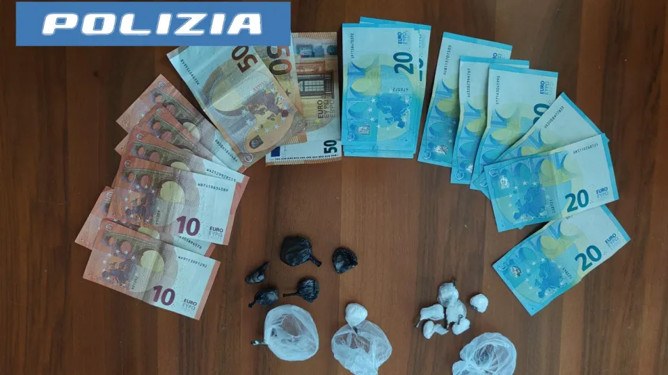 La droga e il denaro sequestrato