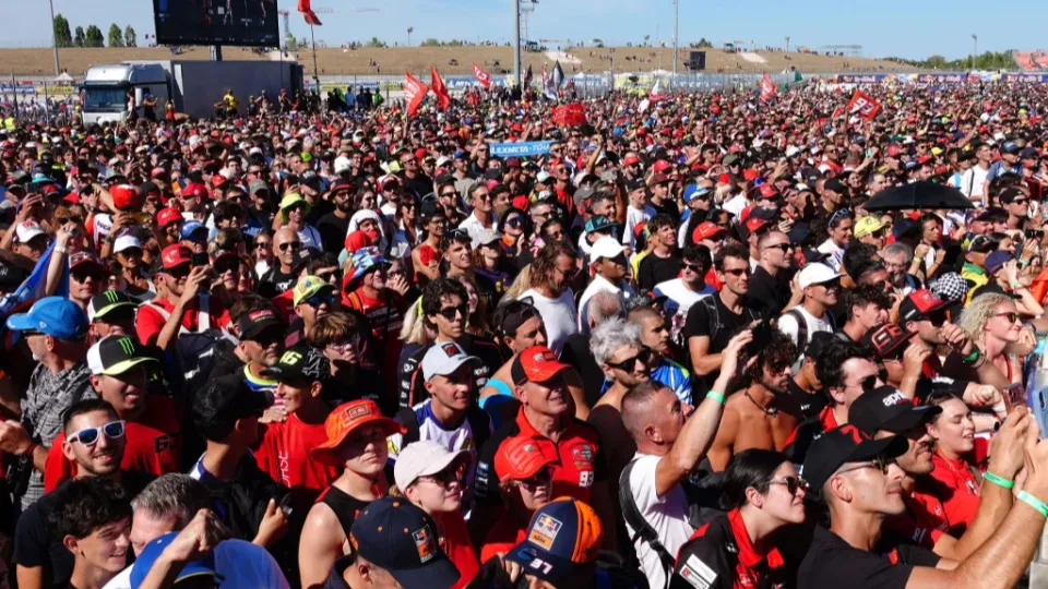 la folla a Misano