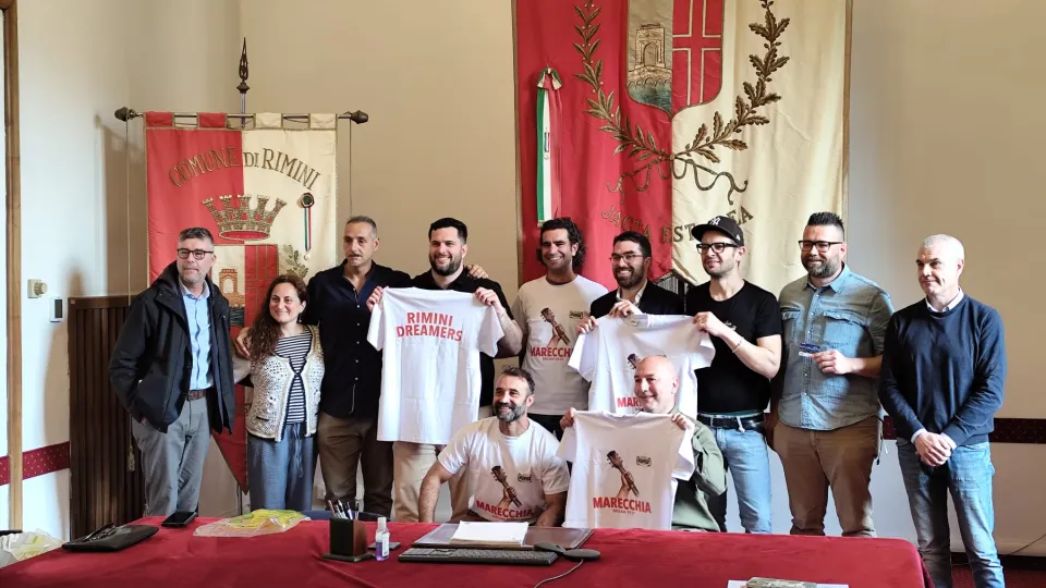 la foto finale in conferenza stampa