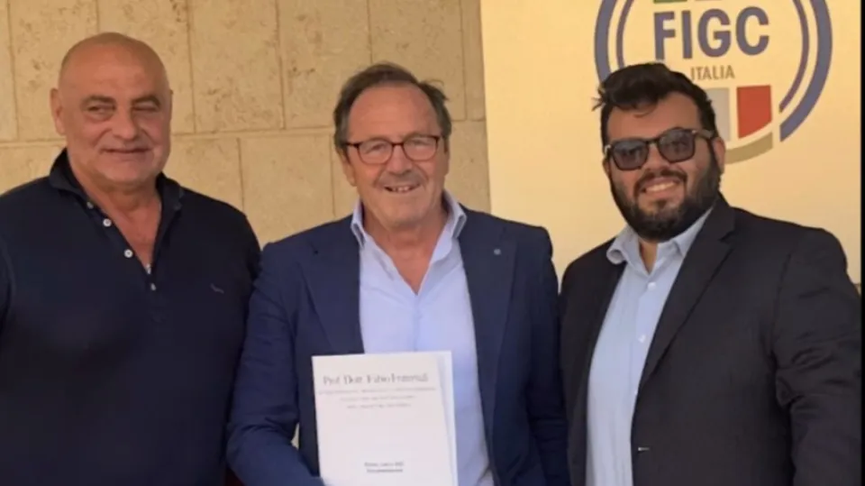 La foto postata sul suo profilo Facebook da Marco Lombardi