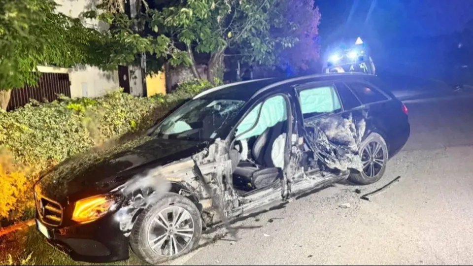 la mercedes distrutta