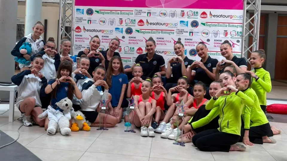 La Nazionale Italiana di Ginnastica Ritmica insieme alle