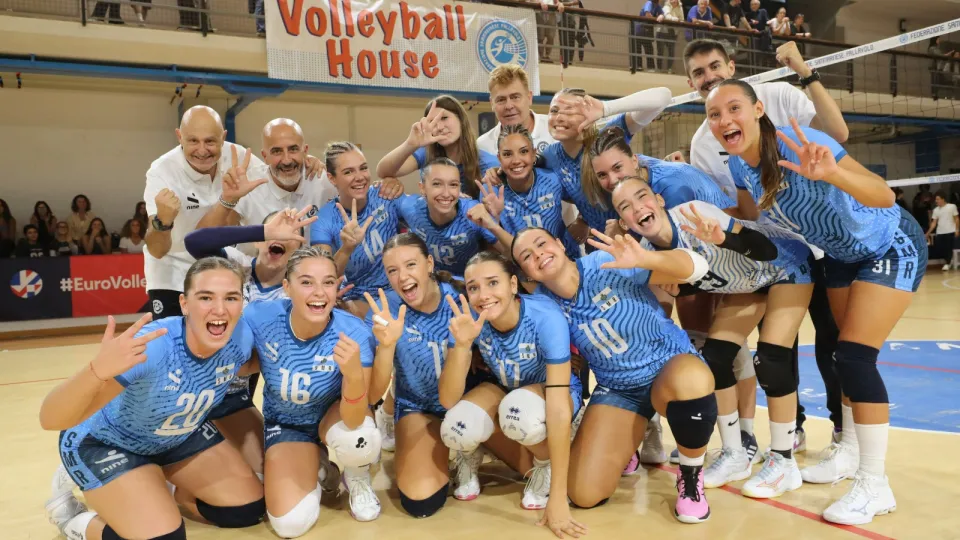 La nazionale sammarinese festeggia la vittoria contro Monaco