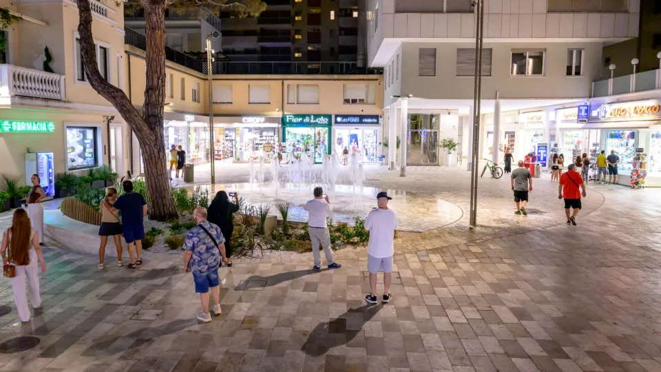 La nuova piazzetta del Faro