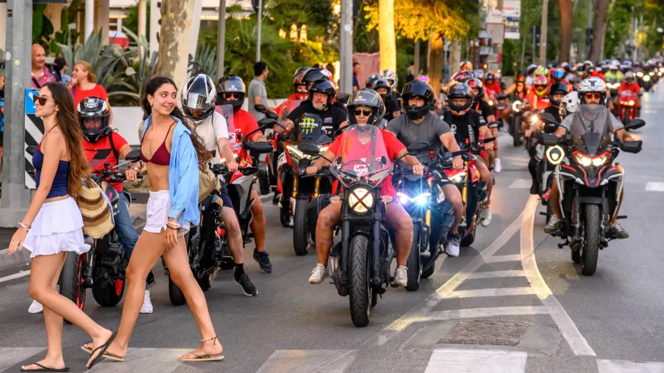 La parata dei motociclisti a Riccione