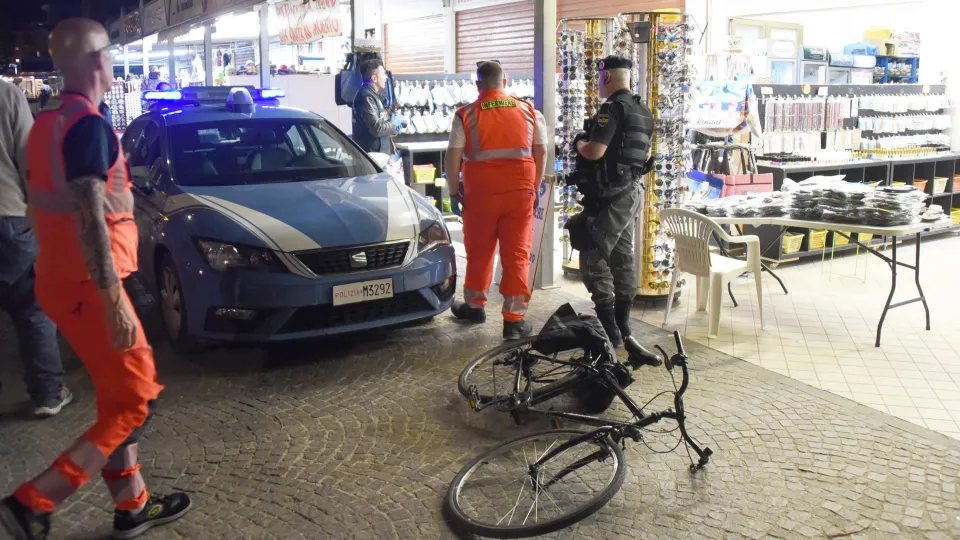 la polizia sul posto della tentata rapina