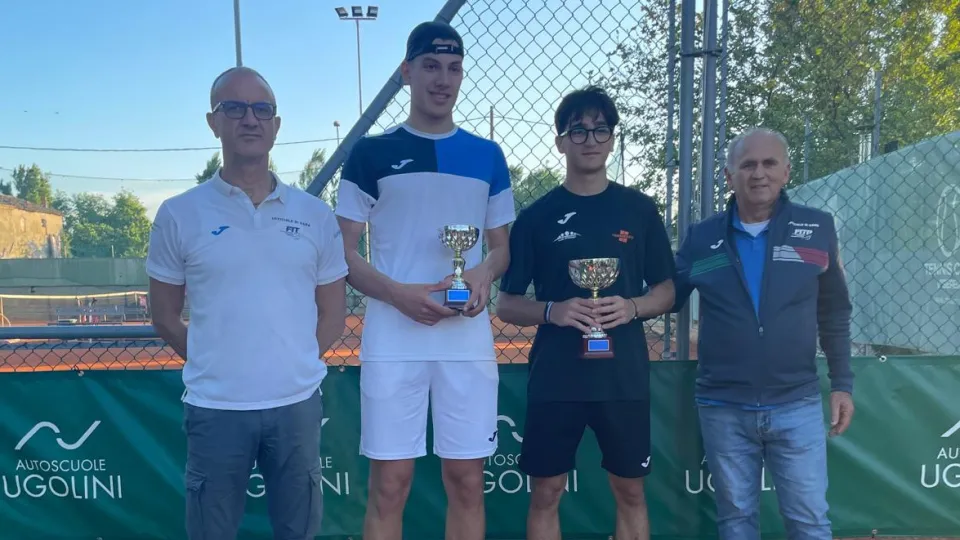 La premiazione dei finalisti dell'ultima edizione del Memorial Sandrino Boschetti al Tennis Club Viserba