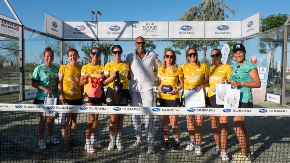La premiazione del torneo di Padle, con Carlton Myers