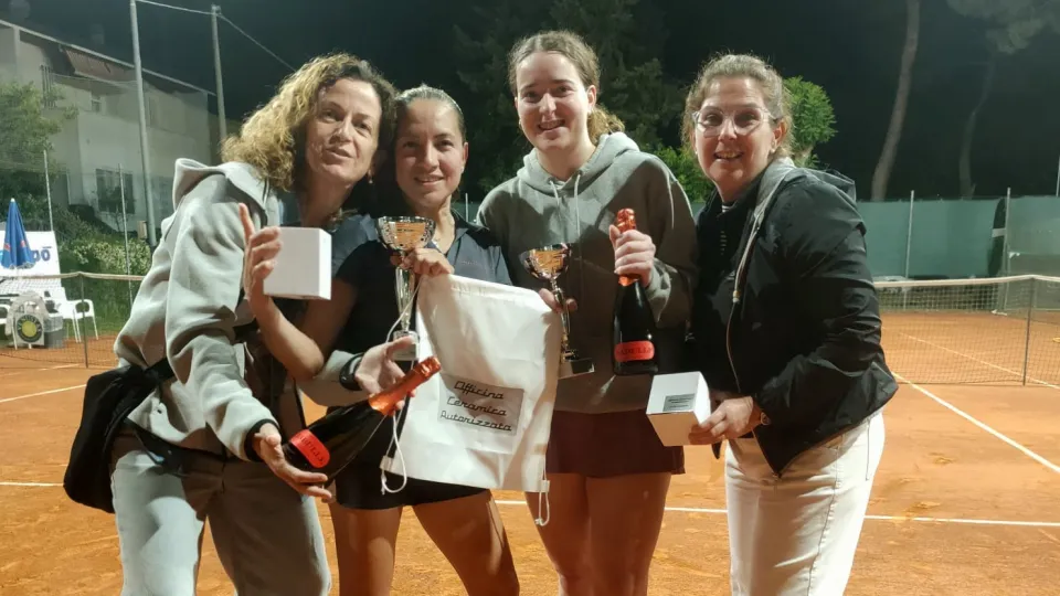 La premiazione delle semifinaliste nel Trofeo del Gelso al CT Venustas