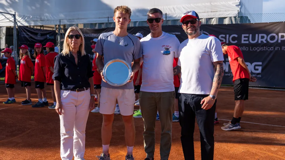 La premiazione di De Jong
