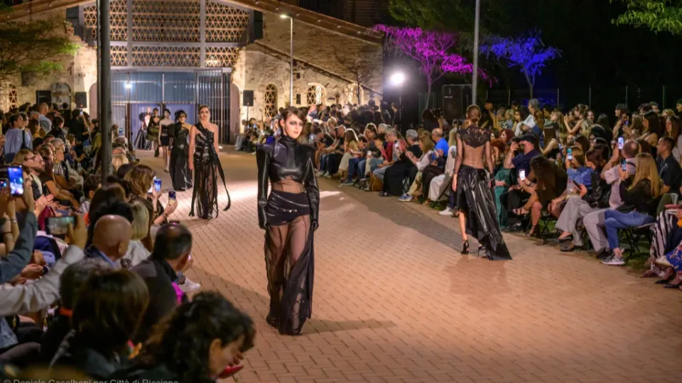 la sfilata Dark Couture