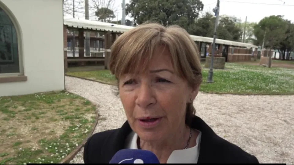 la sindaca Angelini a Villa Mussolini (@newsrimini)