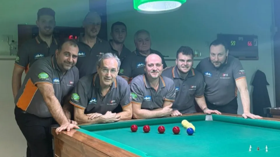 La squadra che ha vinto il campionato di A2. Da sinistra dietro: Nicolini A., Gasparotto, Tenti, Nicolini C, davanti: Greco L., Mussoni, Ricci, Greco A., Piccioni (assente nella foto Sanchini)