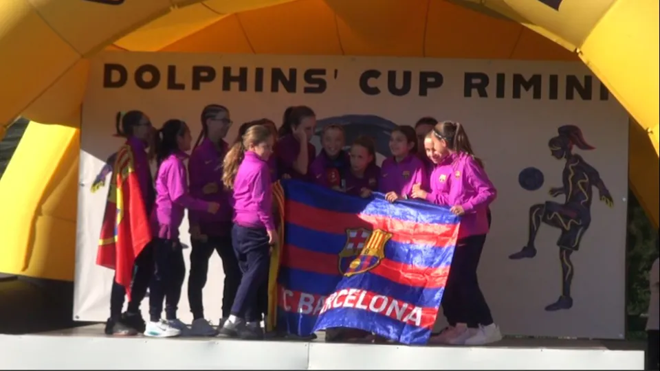 La squadra del Barcellona durante la cerimonia d'apertura