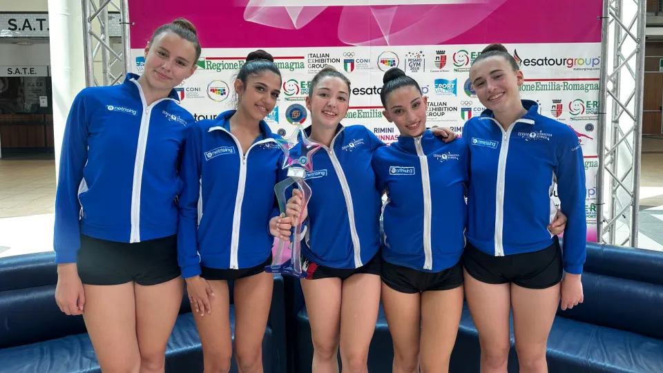 La squadra della Cervia Ginnastica Ritmica