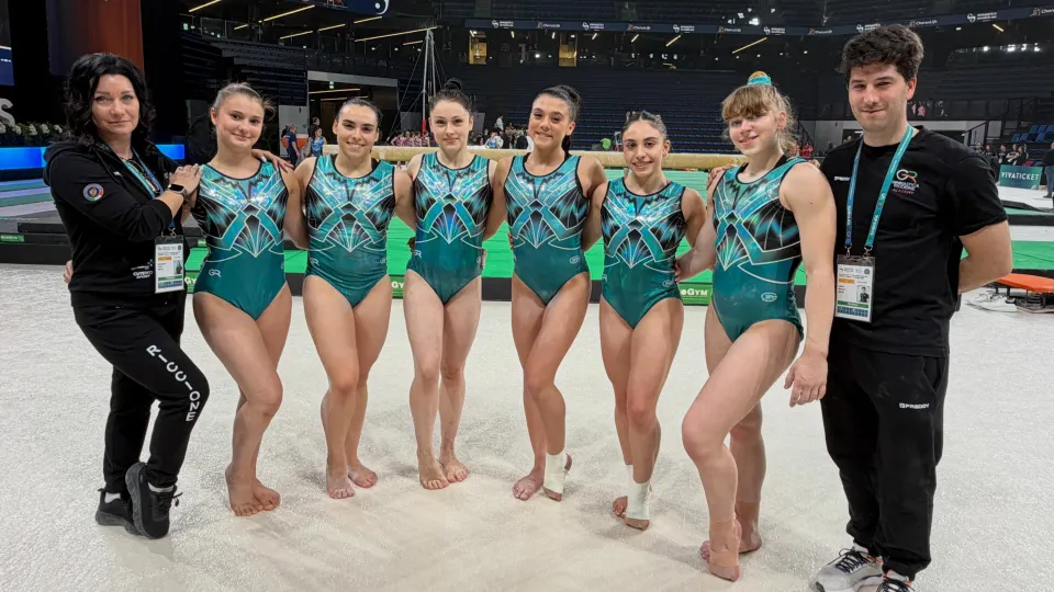 La squadra della Ginnastica Riccione Academy a Bergamo