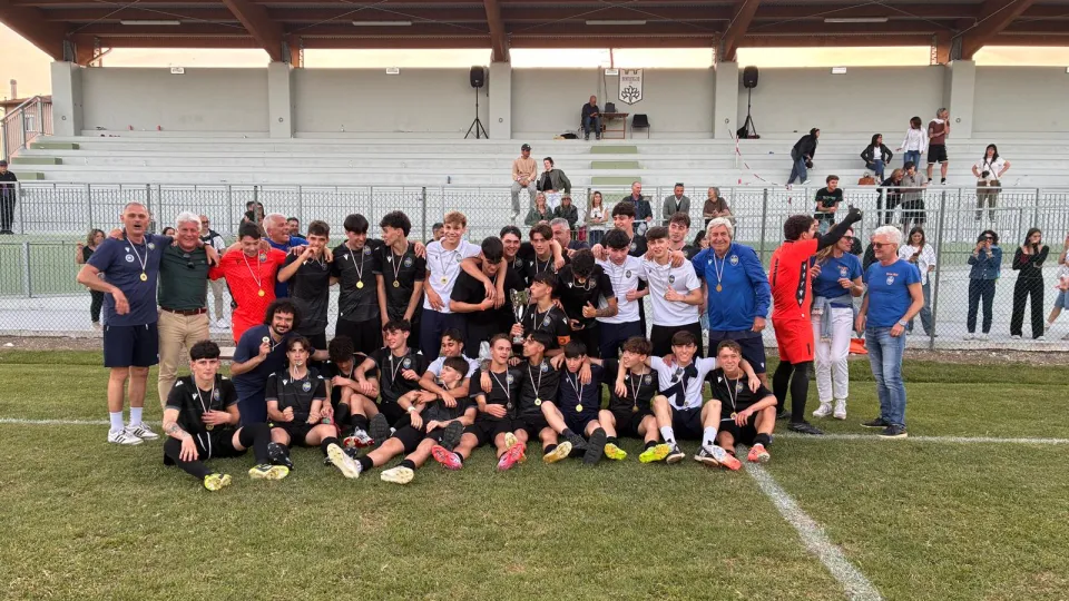 La squadra Under 18 della Stella festeggia il titolo regionale