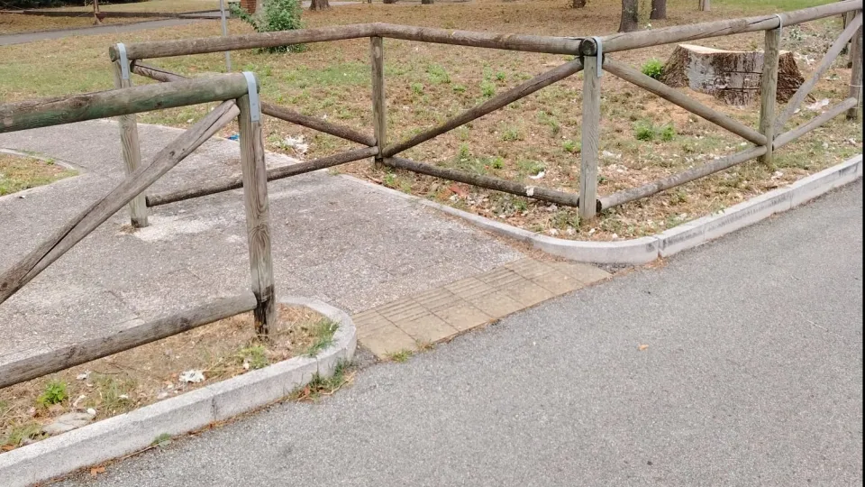 la staccionata su via Ravenna