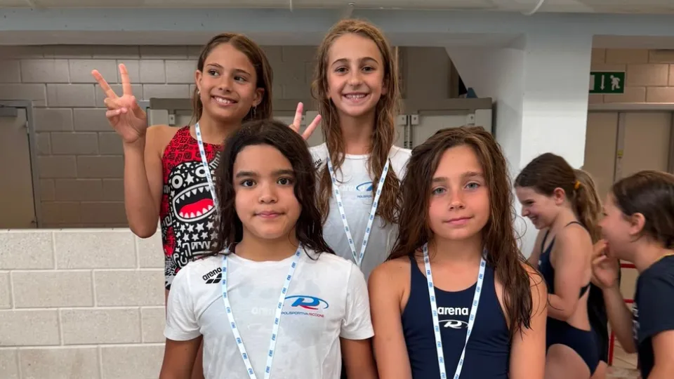 La staffetta 4x50 stile libero della Polisportiva Riccione