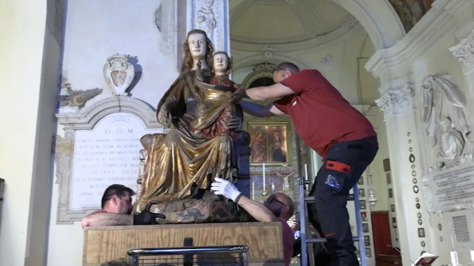 la statua della Madonna