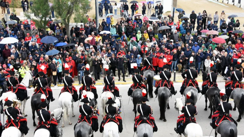 la suggestiva esibizione della fanfara del 4° reggimento a cavallo (Adriapress)
