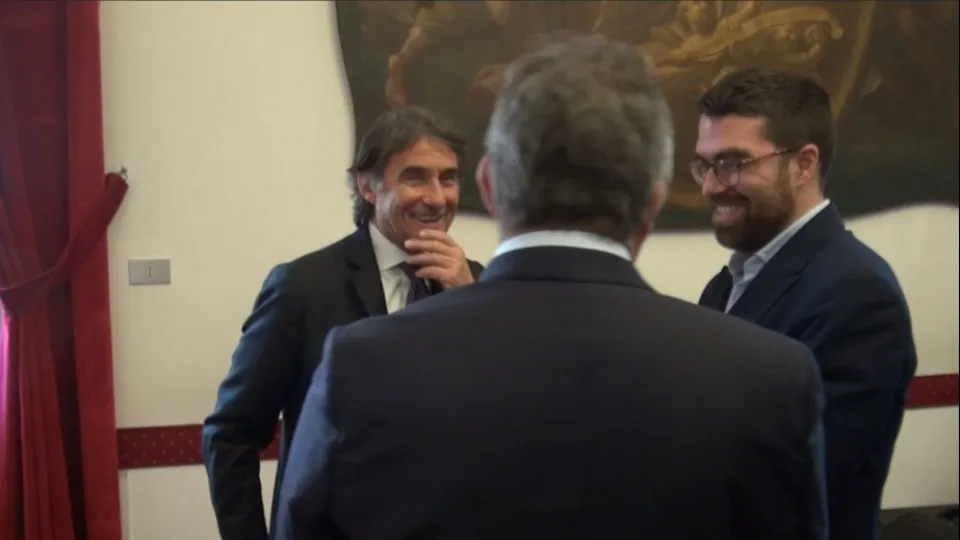 L'assessore Michele Lari insieme a Giovanni e Roberto Carnevali