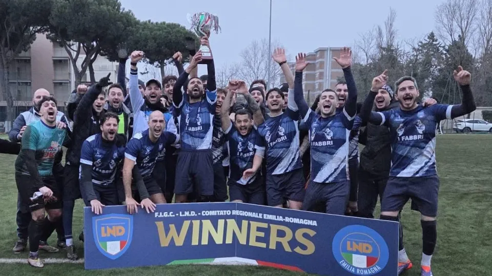 L'Athena Rimini alza la Coppa di Terza Categoria