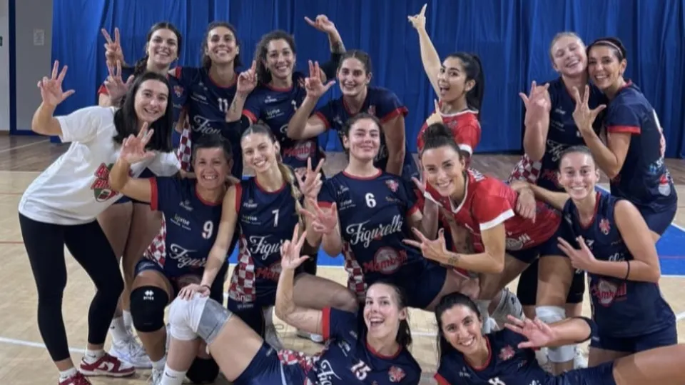 Le ragazze della Projet System festeggiano la vittoria