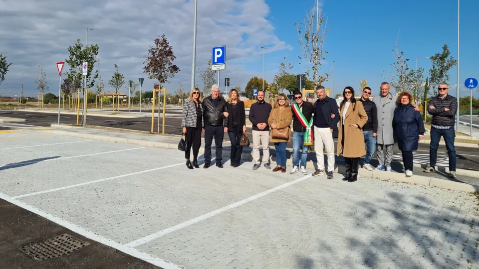 L'inaugurazione del parcheggio del cimitero di Santarcangelo