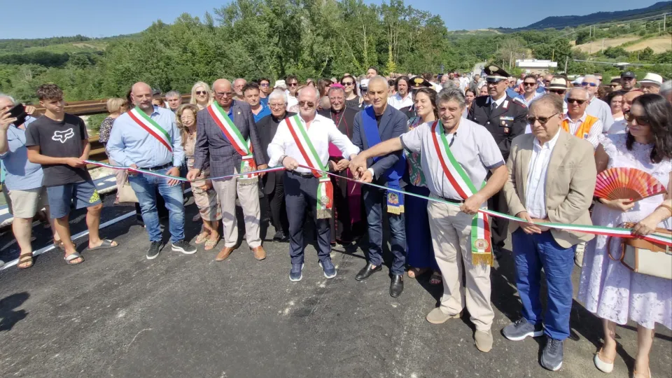 l'inaugurazione del ponte tra Maiolo e Novafeltria