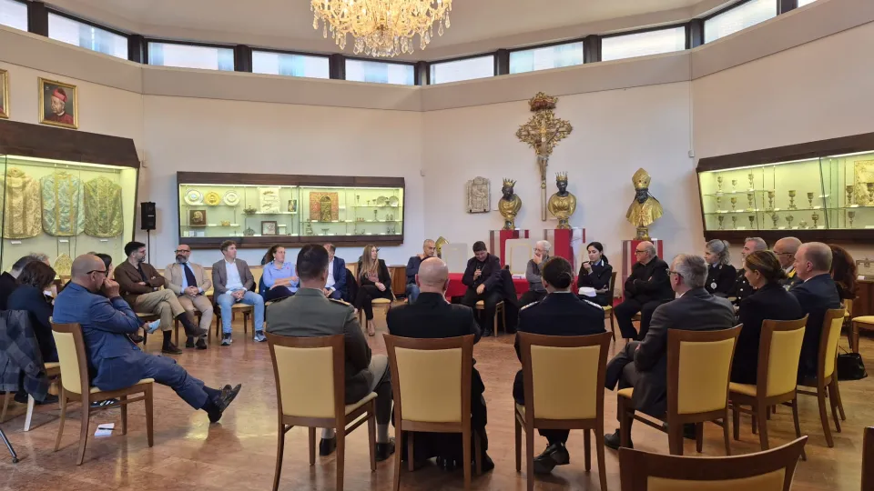l'incontro con le autorità