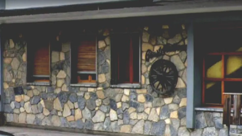 l'ingresso del locale (Google Maps)