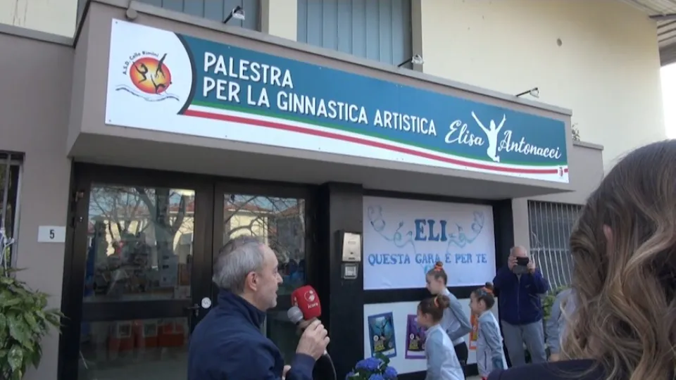 L'ingresso della palestra Elisa Antonacci di via Euterpe, 5