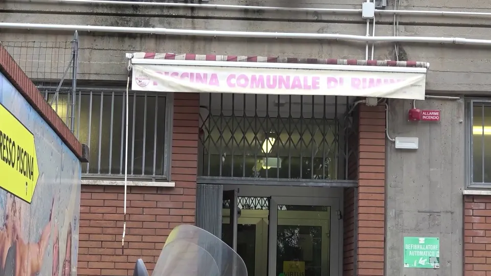 l'ingresso della vecchia piscina di Rimini