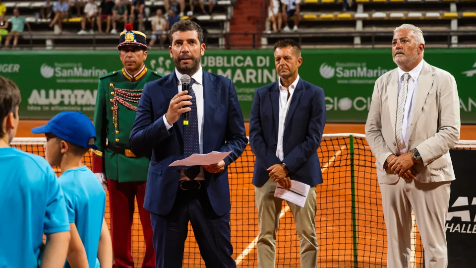 L'intervento di Elia Santi durante la premiazione