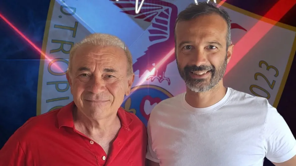 Matteo Guiducci insieme al presidente del Tropical Coriano, Tiziano Marzi